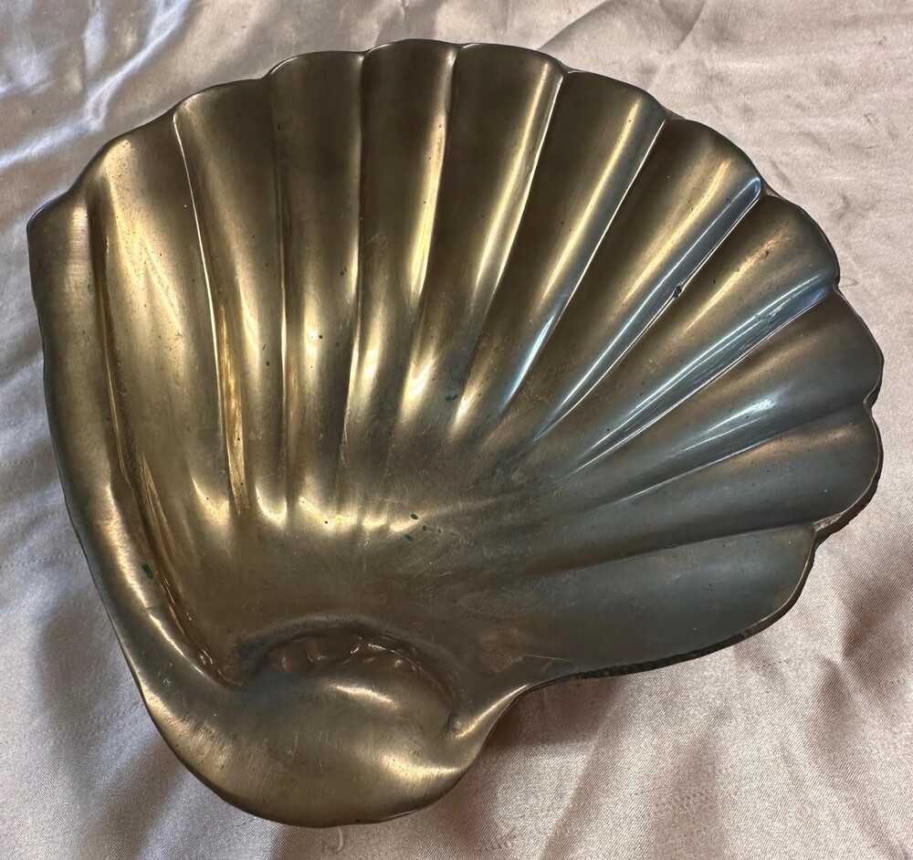 Vintage Solid Brass Clam Shell Bowl, Hollywood Regency Centerpiece, Coastal Deco